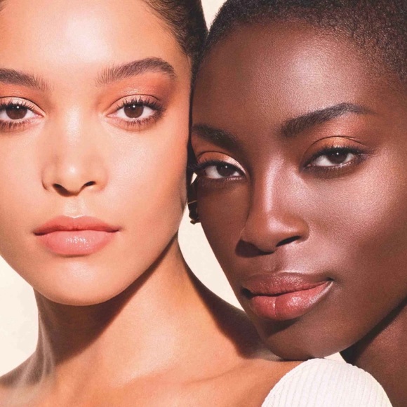 laura mercier Radiance Baked Powder - Picture 4 of 9